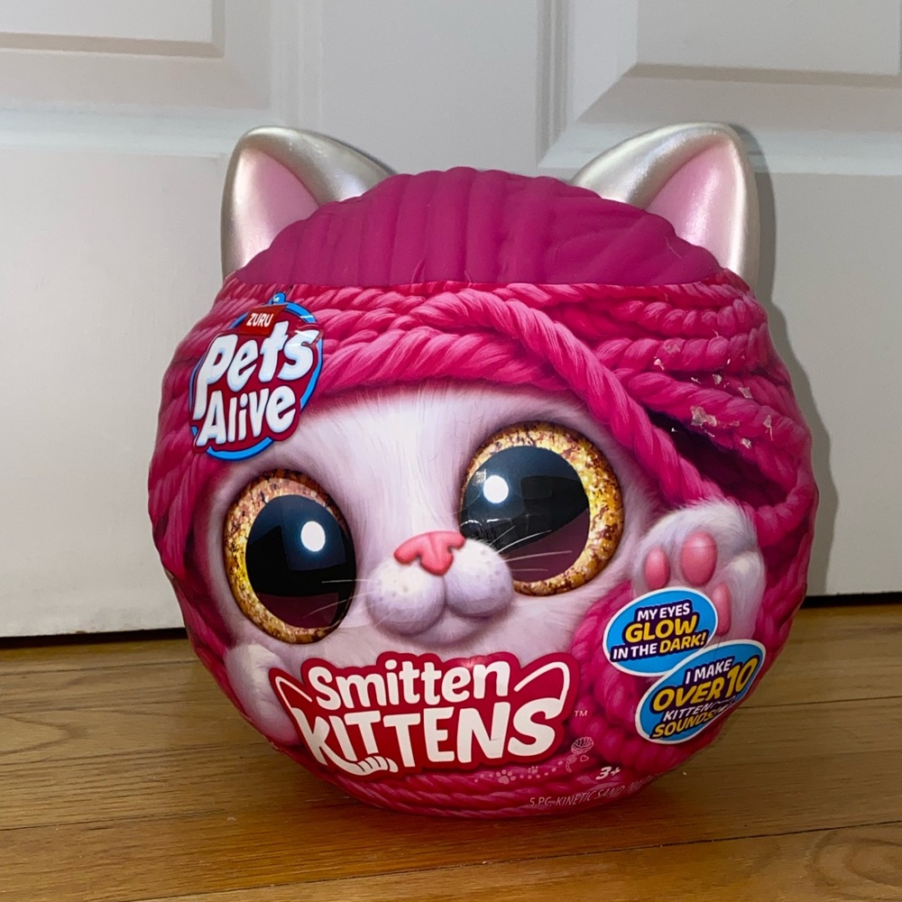 ZURU Smitten Kittens Toy with Surprises
